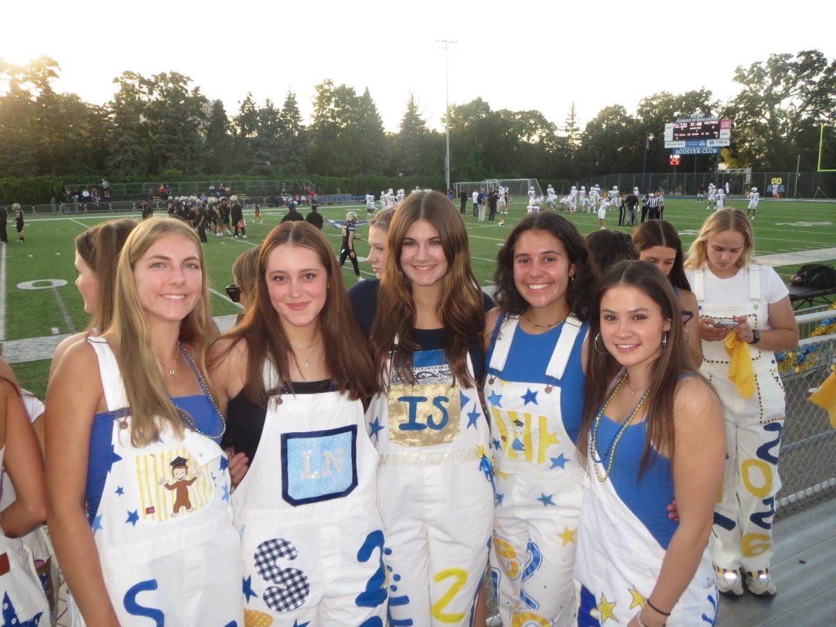 Seniors keep the energy levels high at their last Hoco game!